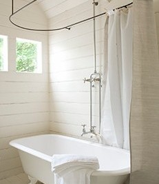 Clawfoot tub shower kit